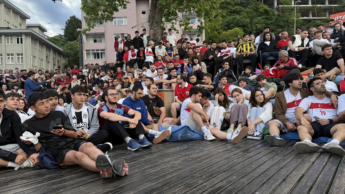 Milli Maç Coşkusu 6 Şehirde Yaşandı