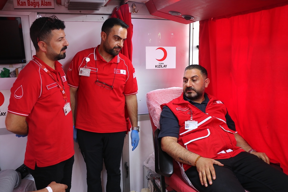 Van\'da İki Gönüllü Kan Bağışçısı