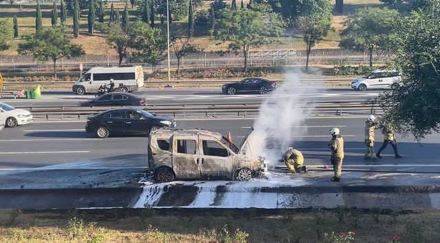 Esenyurt’ta Araç Yangını Korkuttu