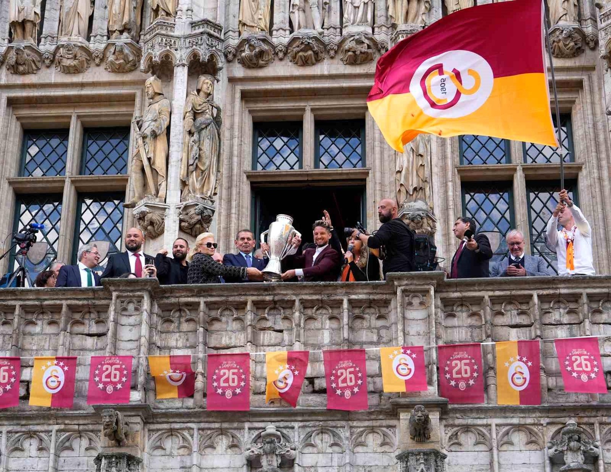 Galatasaray\'ın 26. şampiyonluğu Brüksel\'de coşkuyla kutlandı