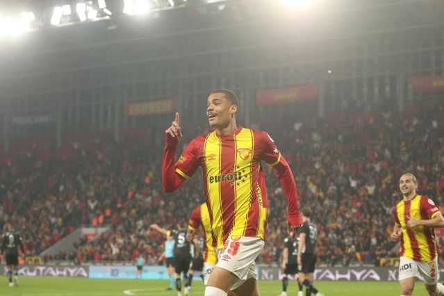 Göztepe, Armstrong’u Transfer Etti