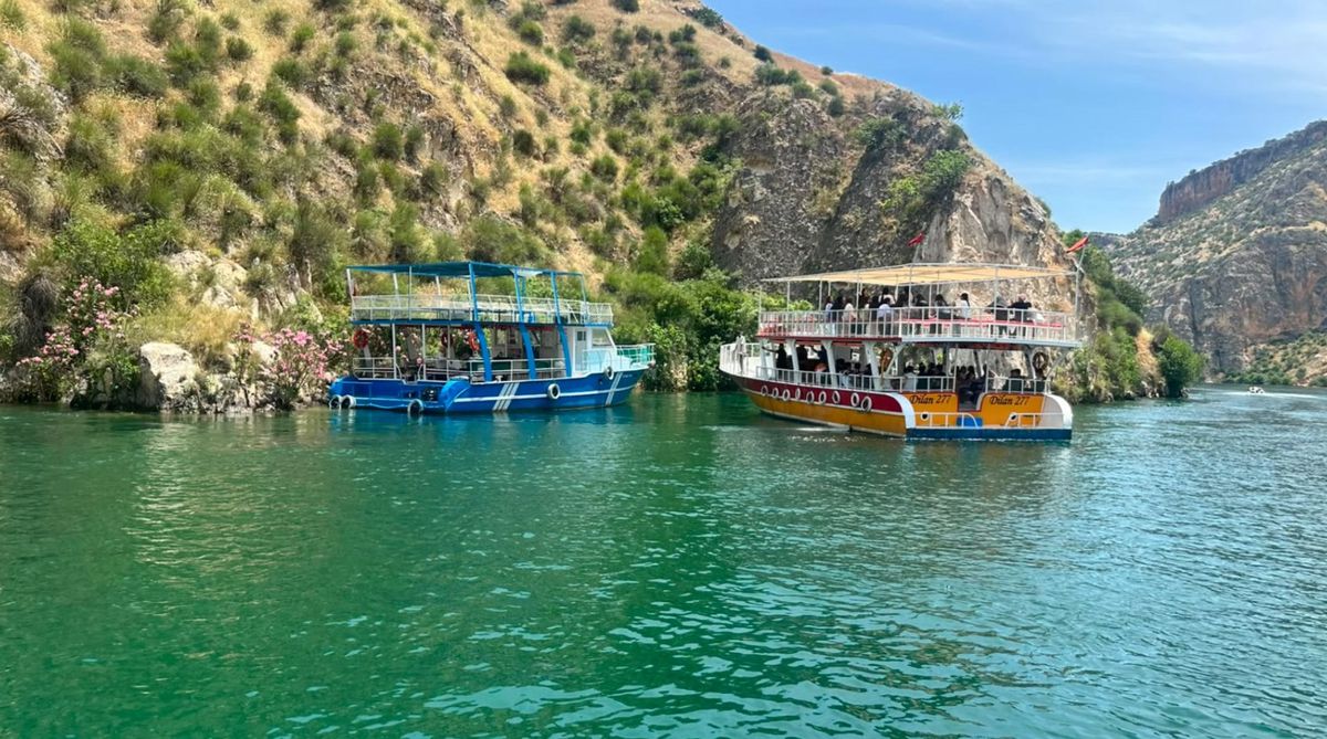 Halfeti\'de Tekne Arızası, 40 Yolcu Tahliye Edildi