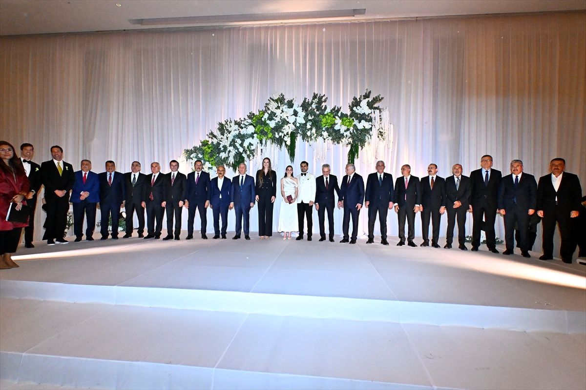 Dervişoğlu, Voleybol Federasyonu Başkanı\'nın Nikahında Şahitlik Yaptı