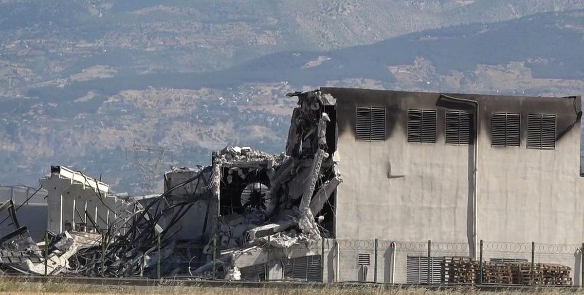 Kahramanmaraş\'ta tekstil fabrikasındaki yangınının yol açtığı hasar görüntülendi