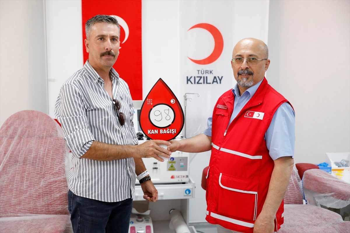 12 Yılda 98 Kan Bağışı