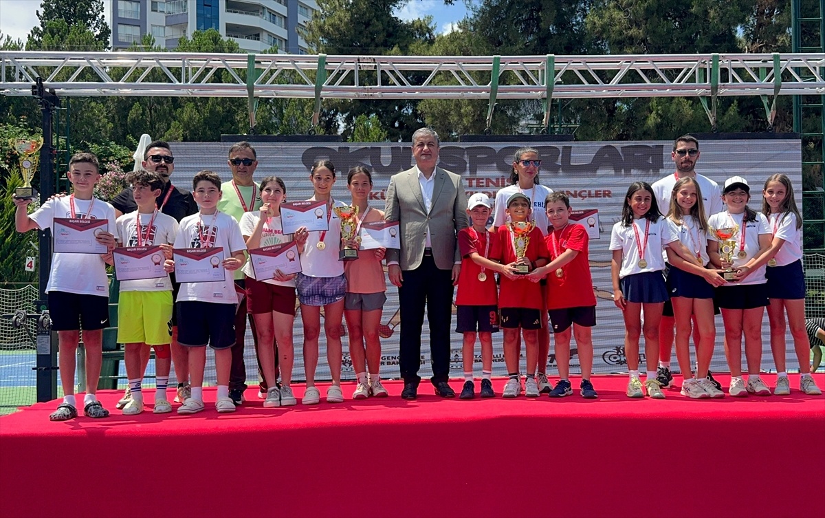 Adana\'da Tenis Türkiye Birinciliği Ödülleri Dağıtıldı