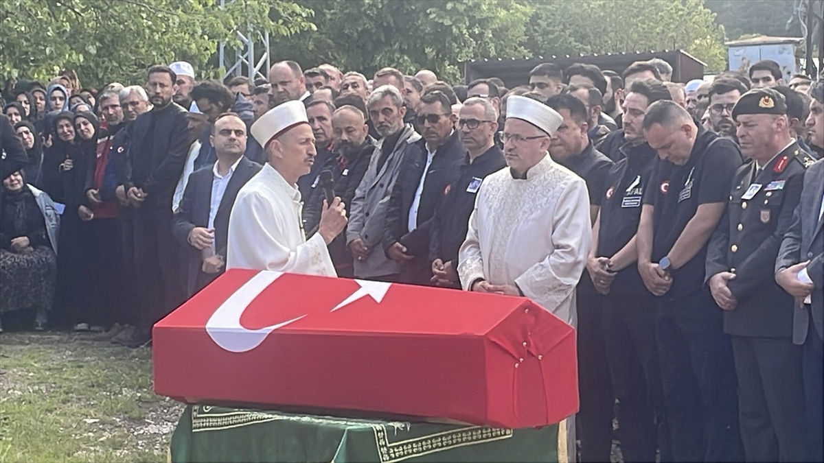 AFAD Personeli Ömer Faruk Özkan, Bolu\'da Toprağa Verildi