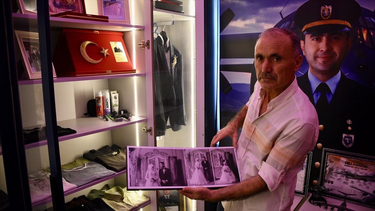 Şehit Astsubay Emre Altıok\'un hatırası evde yaşatılıyor