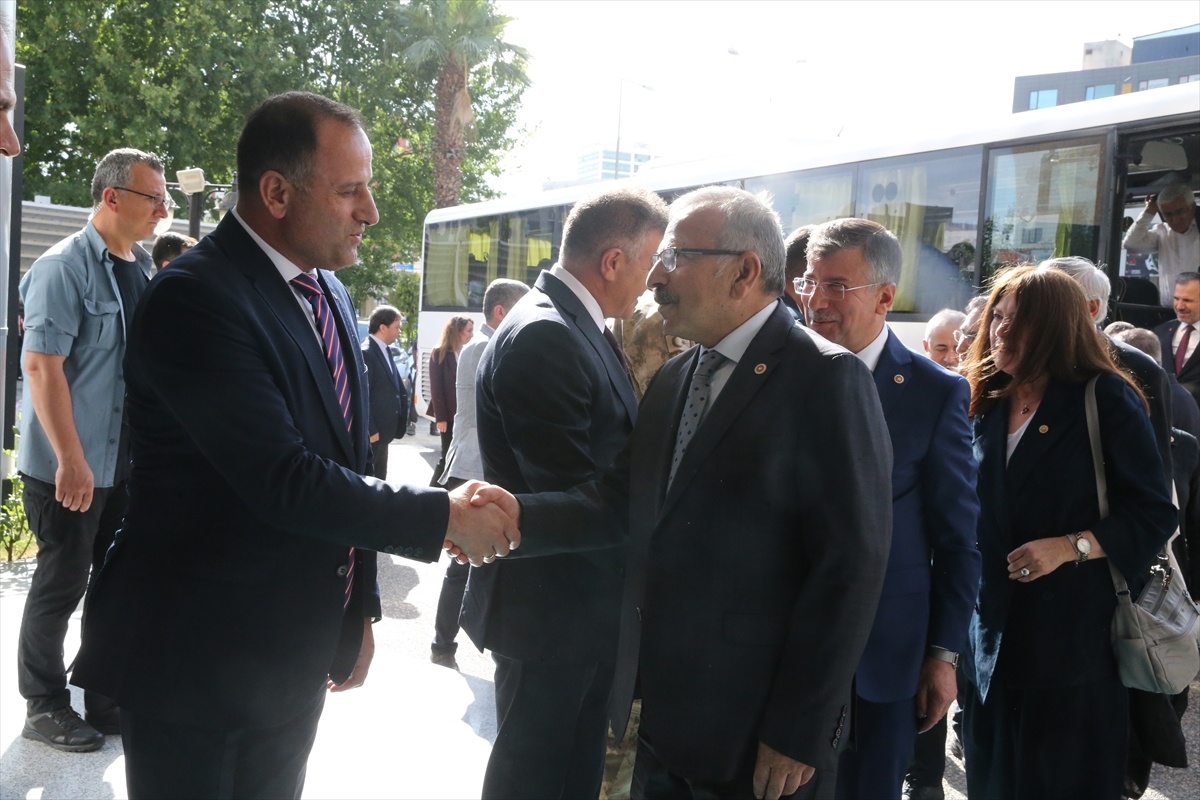 Okul Saldırıları Araştırılıyor