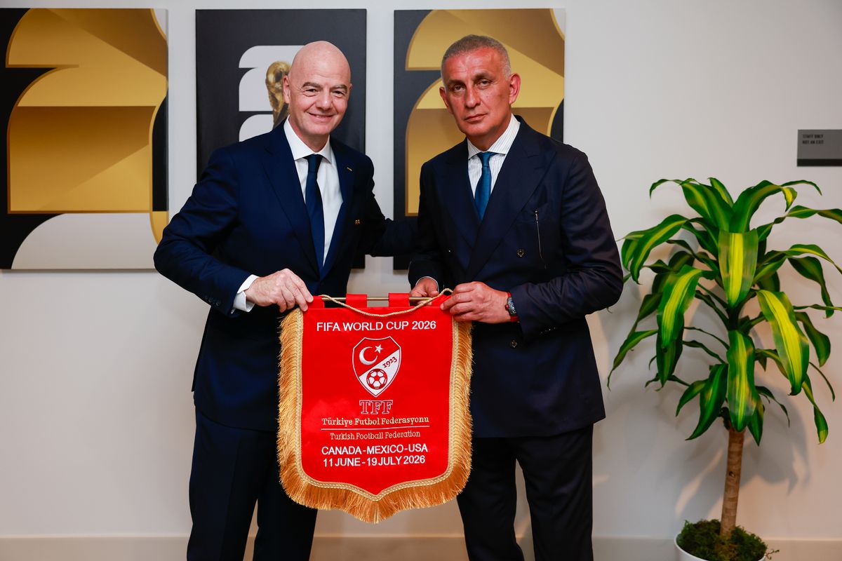 TFF Başkanı Hacıosmanoğlu, FIFA ve Avustralya ile G&ouml;r&uuml;şt&uuml;