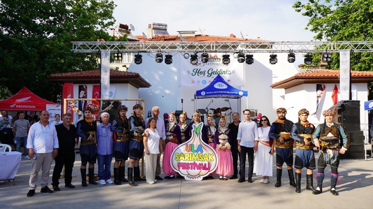 Ula\'da Sarımsak Festivali Coşkuyla Kutlandı