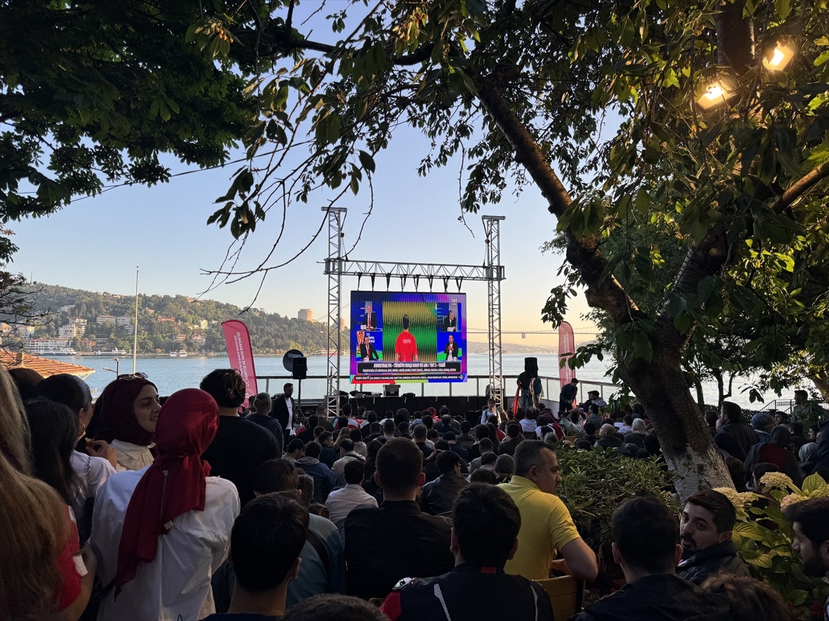 Namazda Milli Takıma Destek