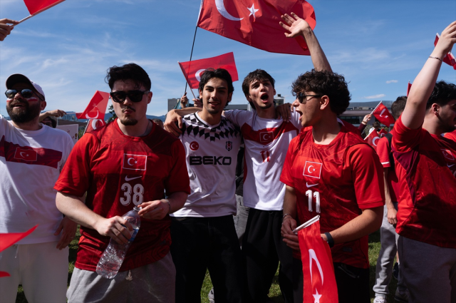 Vancouver'a Türk damgası! Sokaklar Türkiye sesleriyle inledi