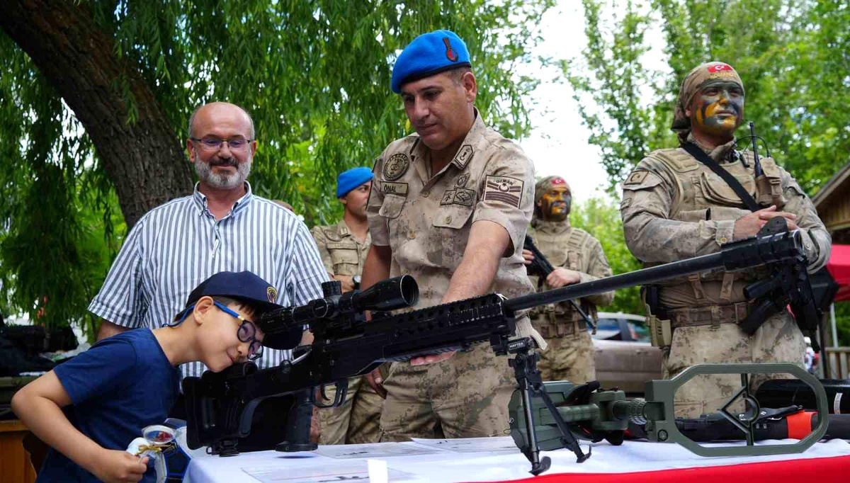 Yerli ve milli silahlar Aile Festivali\'nde ilgi gördü