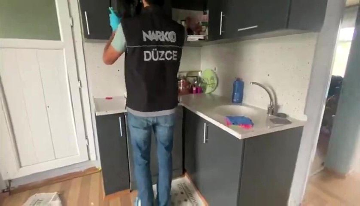 Düzce\'de Uyuşturucu Operasyonu: 3 Tutuklama