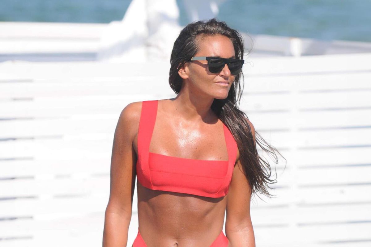 46 yaşındaki Eda Taşpınar\'ın bikini kombini olay oldu