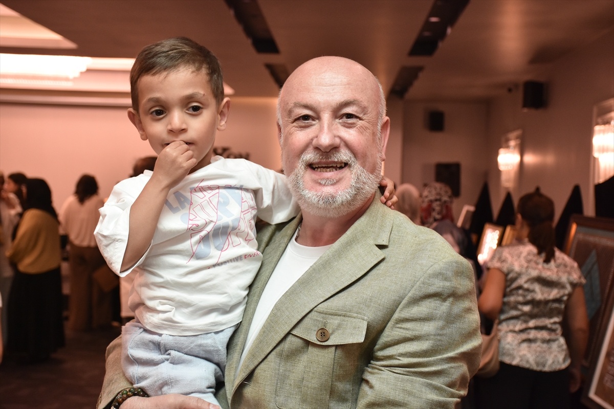 Umut Kadir İçin Sanat Sergisi