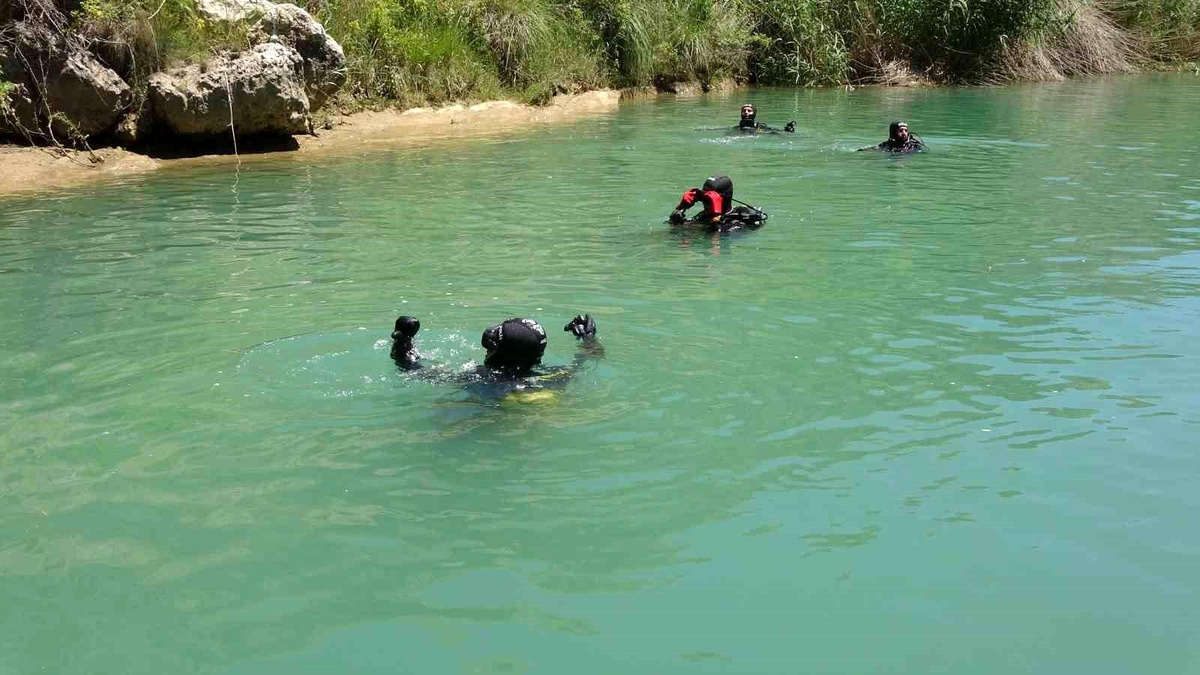 Adıyaman\'da Kaybolan Genç İçin Arama Devam Ediyor