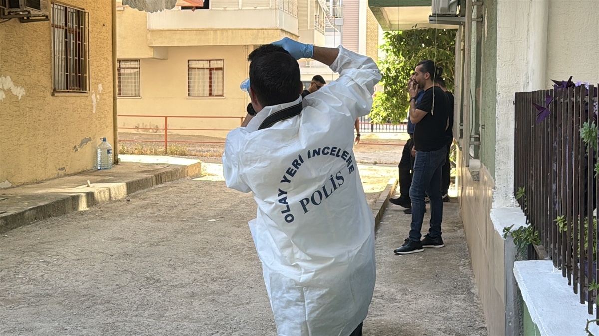 Antalya\'da İşlenen Cinayetlerde Cenaze Töreni