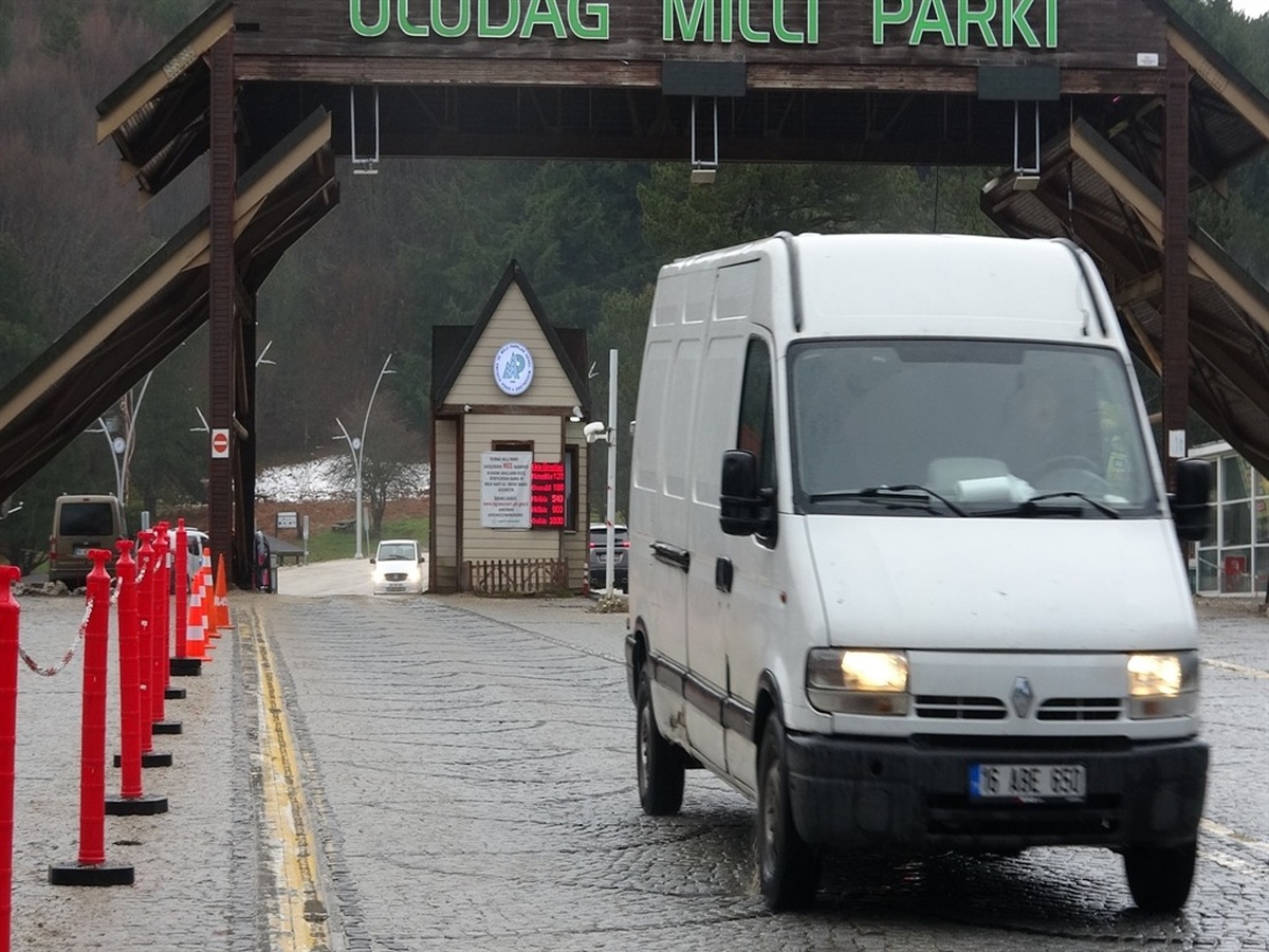 Uludağ\'a Ziyaretçi Akını
