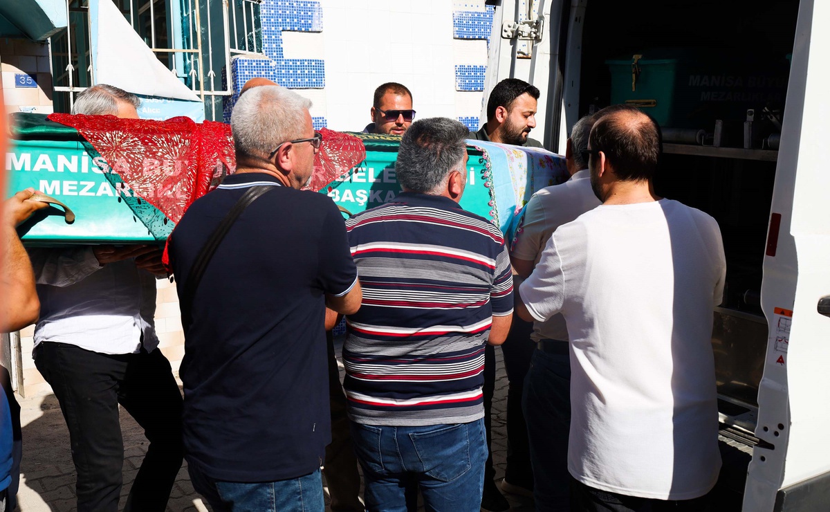 Boşanma aşamasındaki kadın öldürüldü