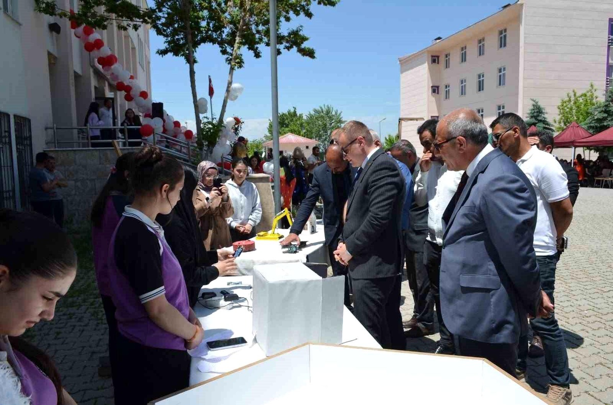 Muş\'ta Yıl Sonu Etkinliği Büyük İlgi Gördü
