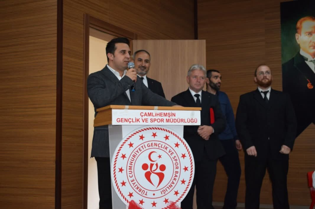 Çamlıhemşin'de minik öğrenciler sahnede gönülleri fethetti