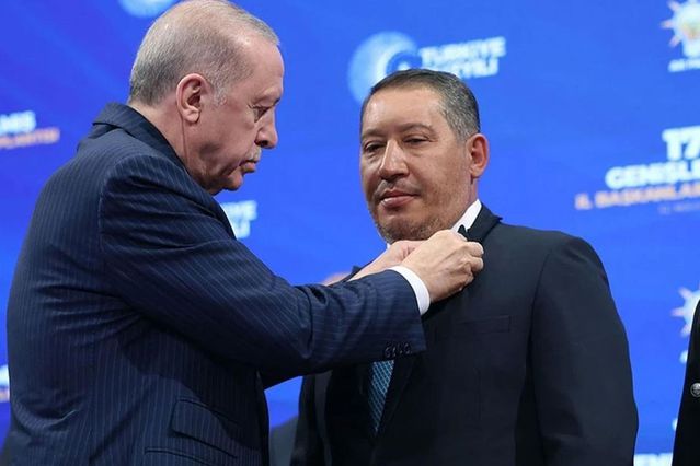 CHP’den AK Parti’ye geçen Dinar Belediye Başkanı Veysel Topçu’ya neşterli saldırı girişimi