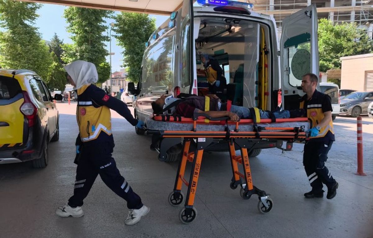 Traktör Kazası: Sürücü Ağır Yaralandı