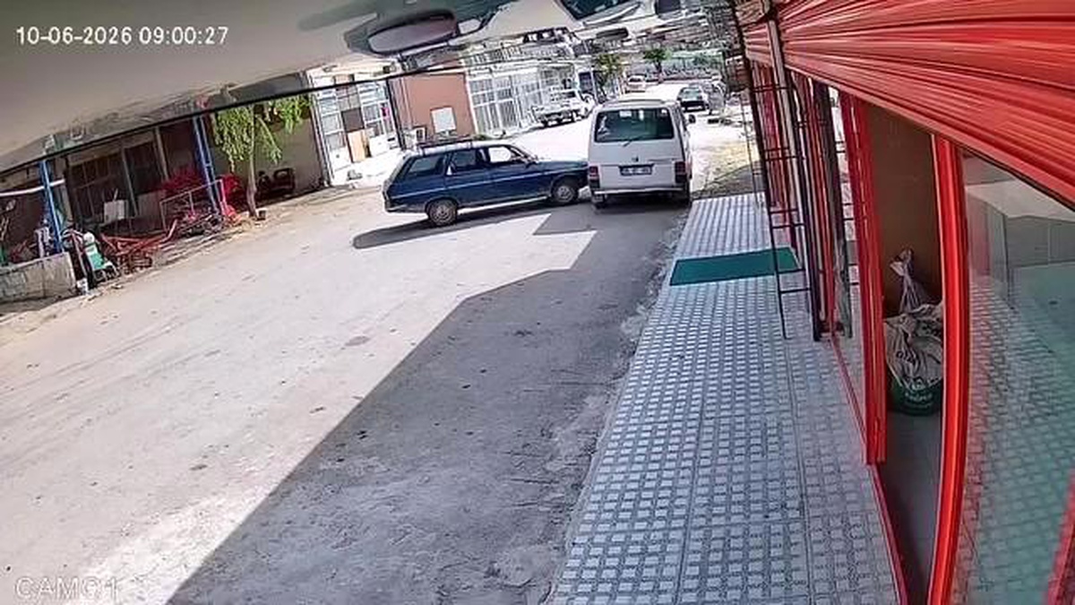 Merzifon\'da El Freni Unutulan Araç Kaza Yaptı