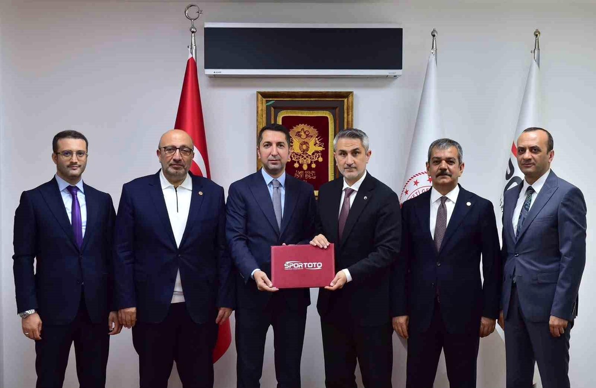Elazığ\'a 10 Yeni Spor Sahası