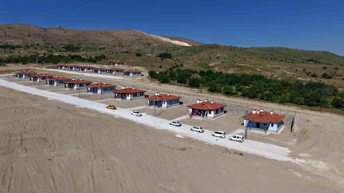 Elazığ\'da 14 bin 894 konut teslim edildi, 4 bin konut daha yolda