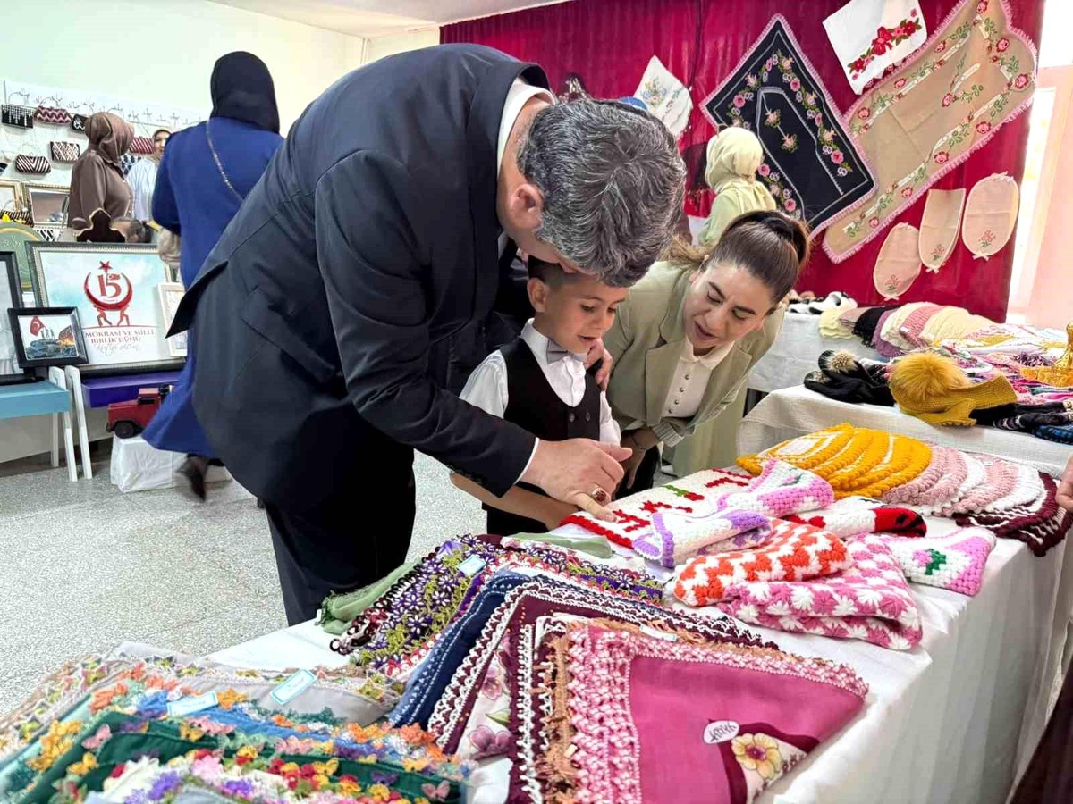 Halk Eğitim kursiyerlerinin eserleri görücüye çıktı