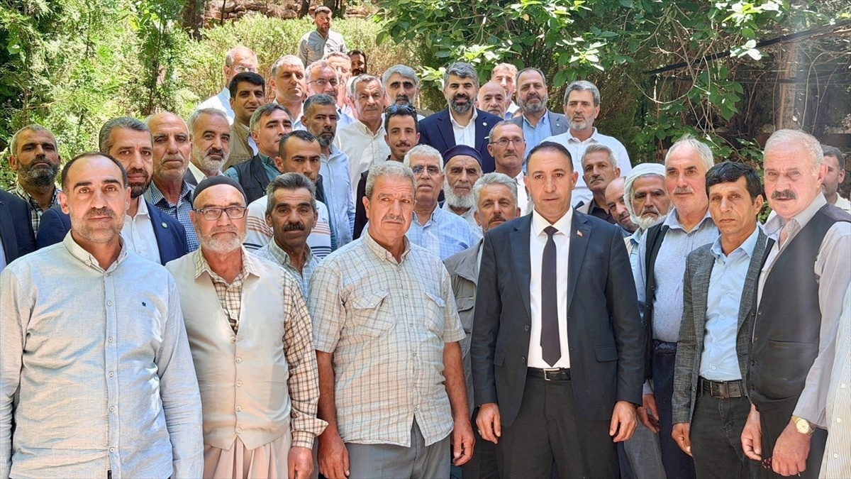 Dinç, Çermik\'te Vatandaşlarla Buluştu