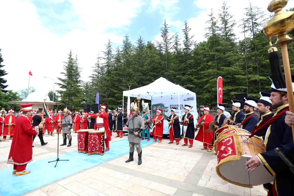 İnegöl Fatihi Turgut Alp kabri başında anıldı
