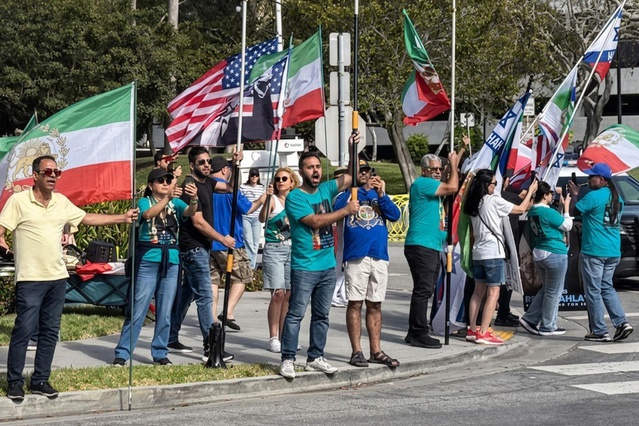 İran Milli Takımı’na Los Angeles’ta protesto