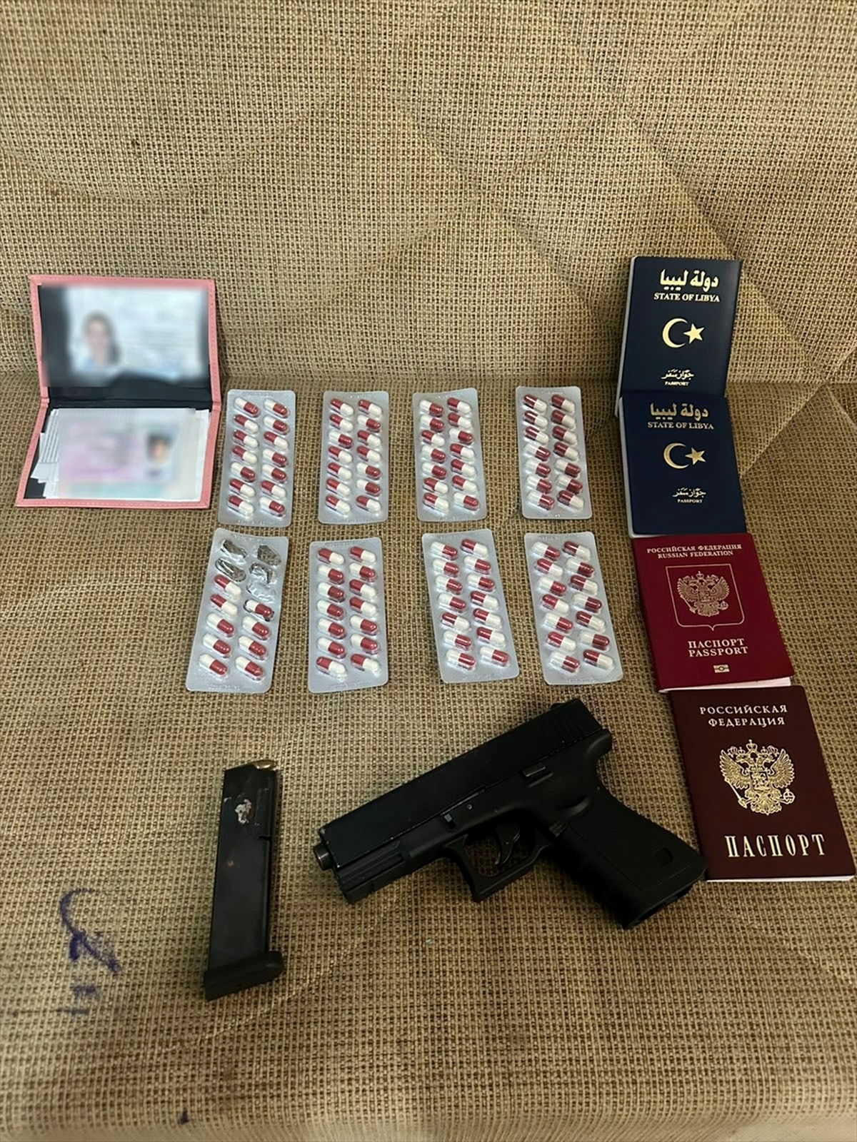 Kadıköy\'de Uyuşturucu Operasyonu: 2 Tutuklama