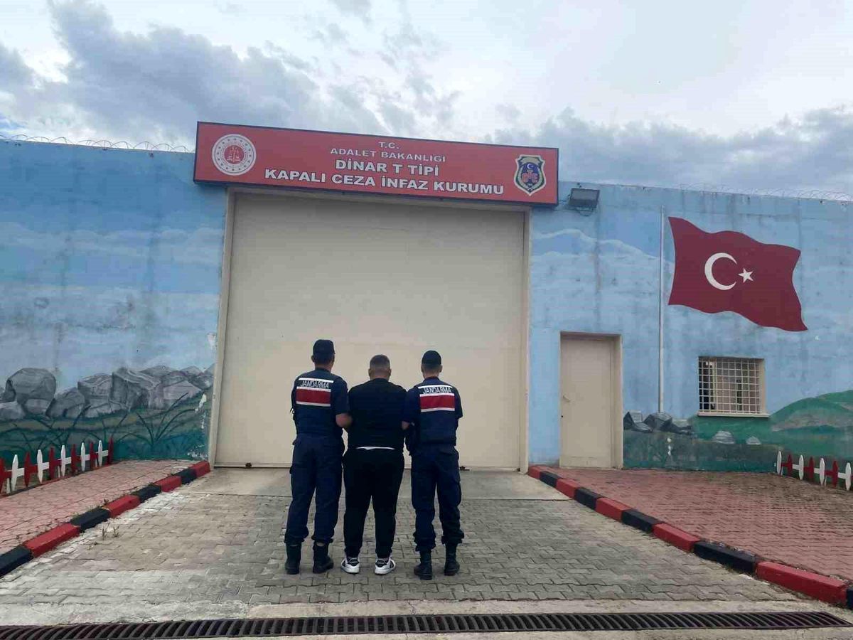 Afyonkarahisar\'da 48 Aranan Kişi Yakalandı