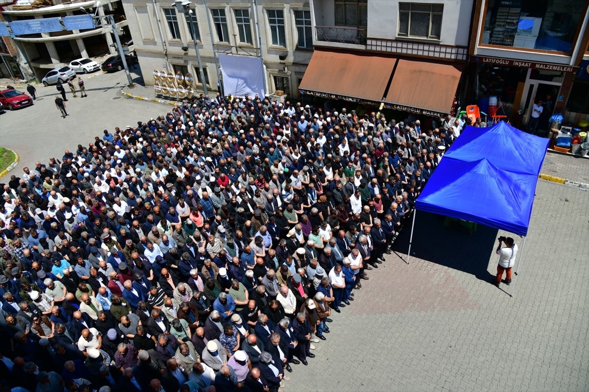 Vali Yardımcısı Şenol Esmer, Trabzon\'da Defnedildi
