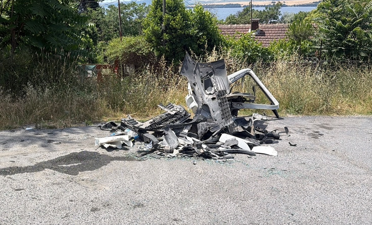 Küçükçekmece\'de Trafik Kazası: 2 Yaralı