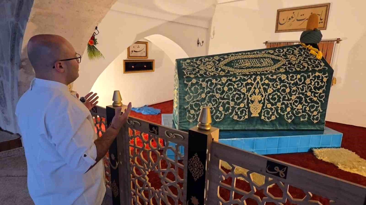 Ergun Çelebi Hazretleri\'nin Kabri Yenilendi