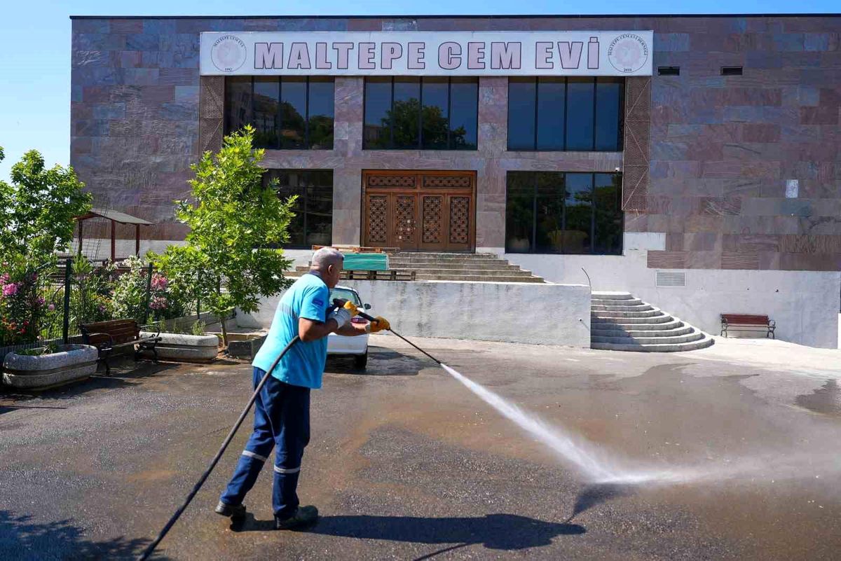 Maltepe\'de Muharrem ayı öncesi cemevinde kapsamlı temizlik