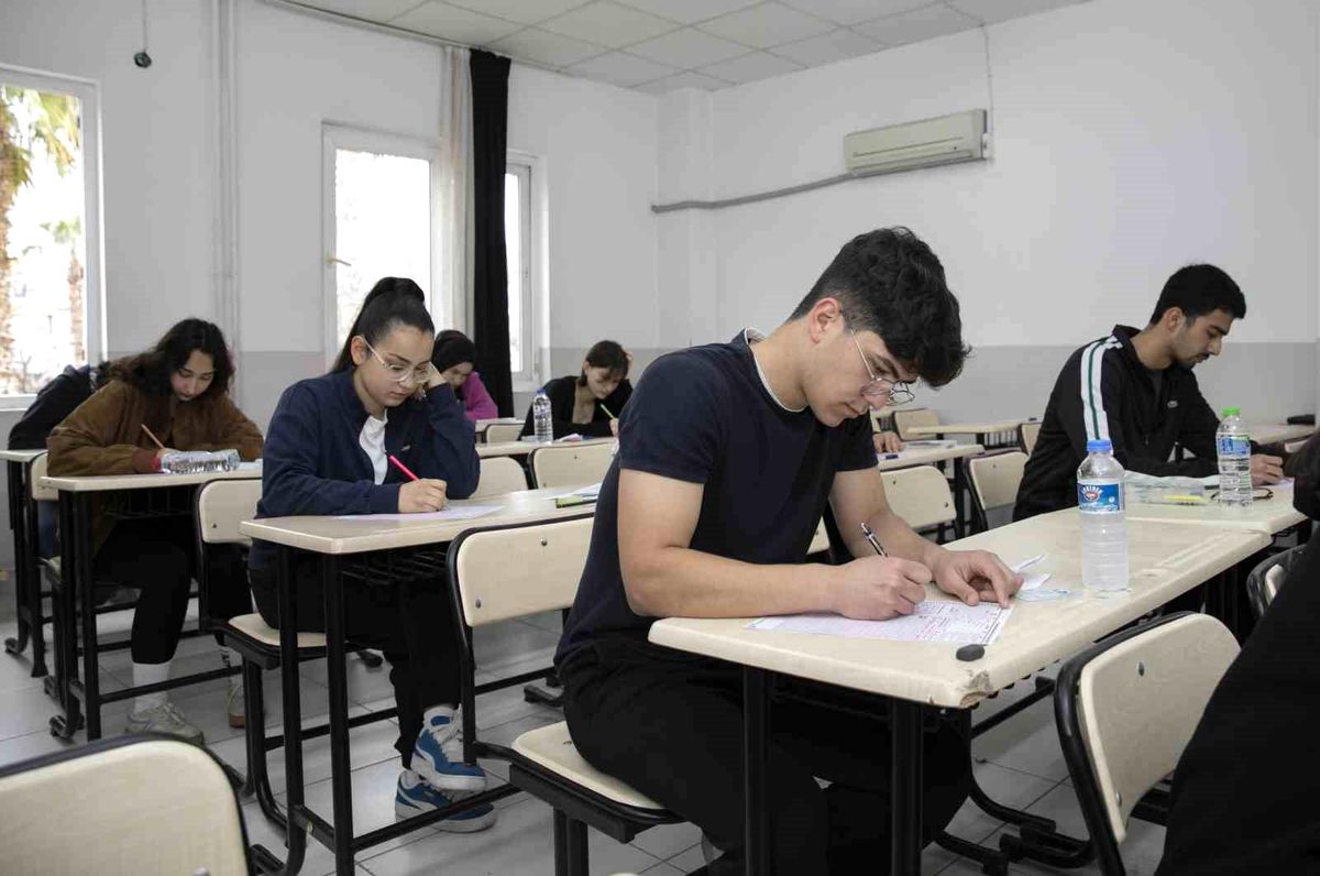 Mersin\'de uzmanlardan YKS adaylarına önemli öneriler