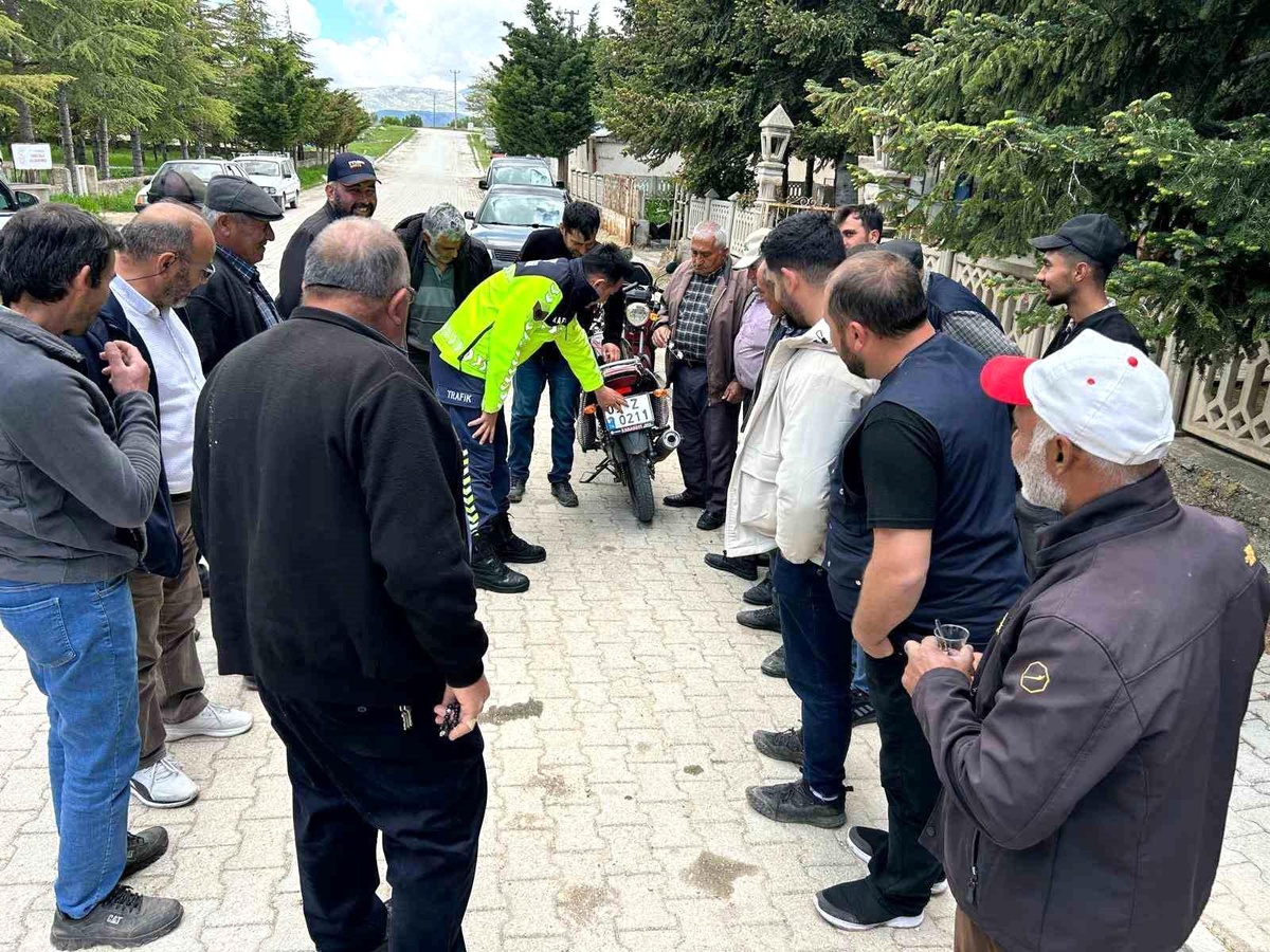 Afyonkarahisar\'da Trafik Eğitimi Verildi