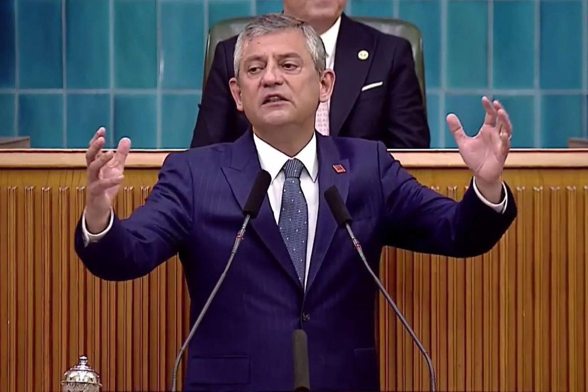 Partisiz kalan Özgür Özel\'e sürpriz teklif: Bize gelin