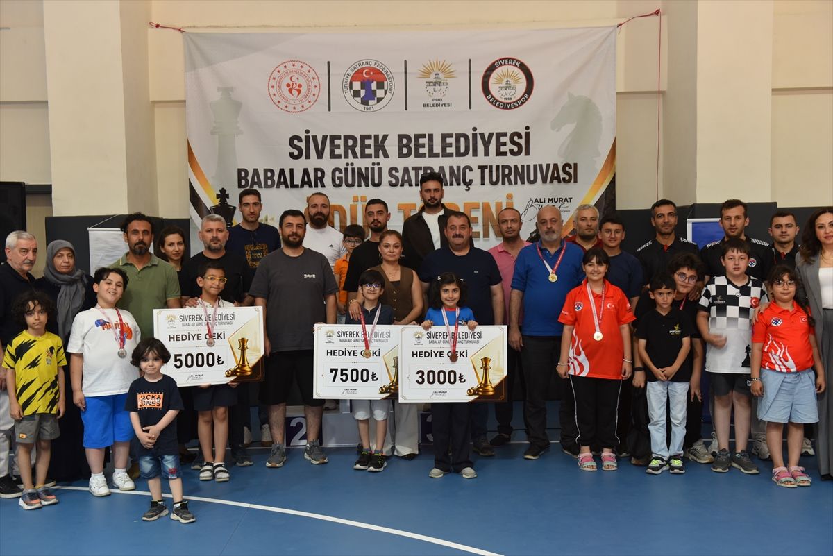 Siverek\'te Babalar Günü Satranç Turnuvası Düzenlendi
