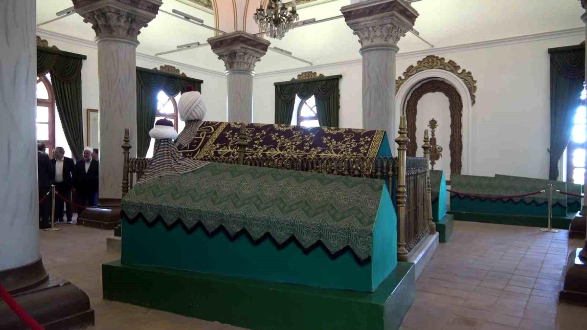 Sultan 1. Murad Kabri Başında Anıldı