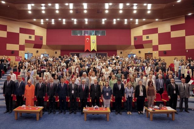 1. Hekimliğe Merhaba Sempozyumu Başladı