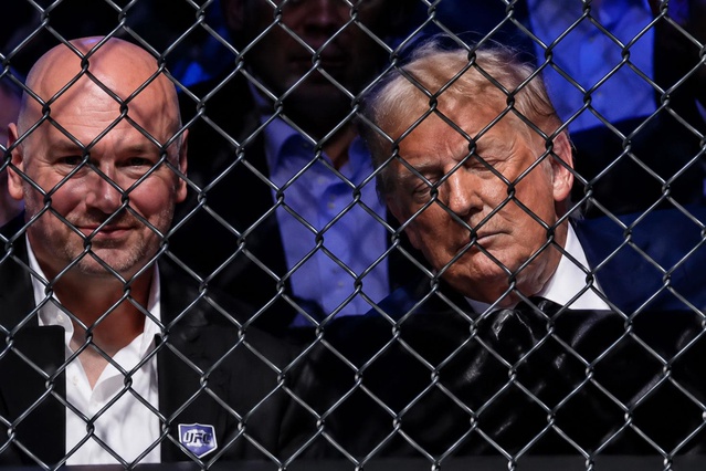Trump doğum gününde uyuyakaldı! Beyaz Saray’daki UFC gecesine o anlar damga vurdu