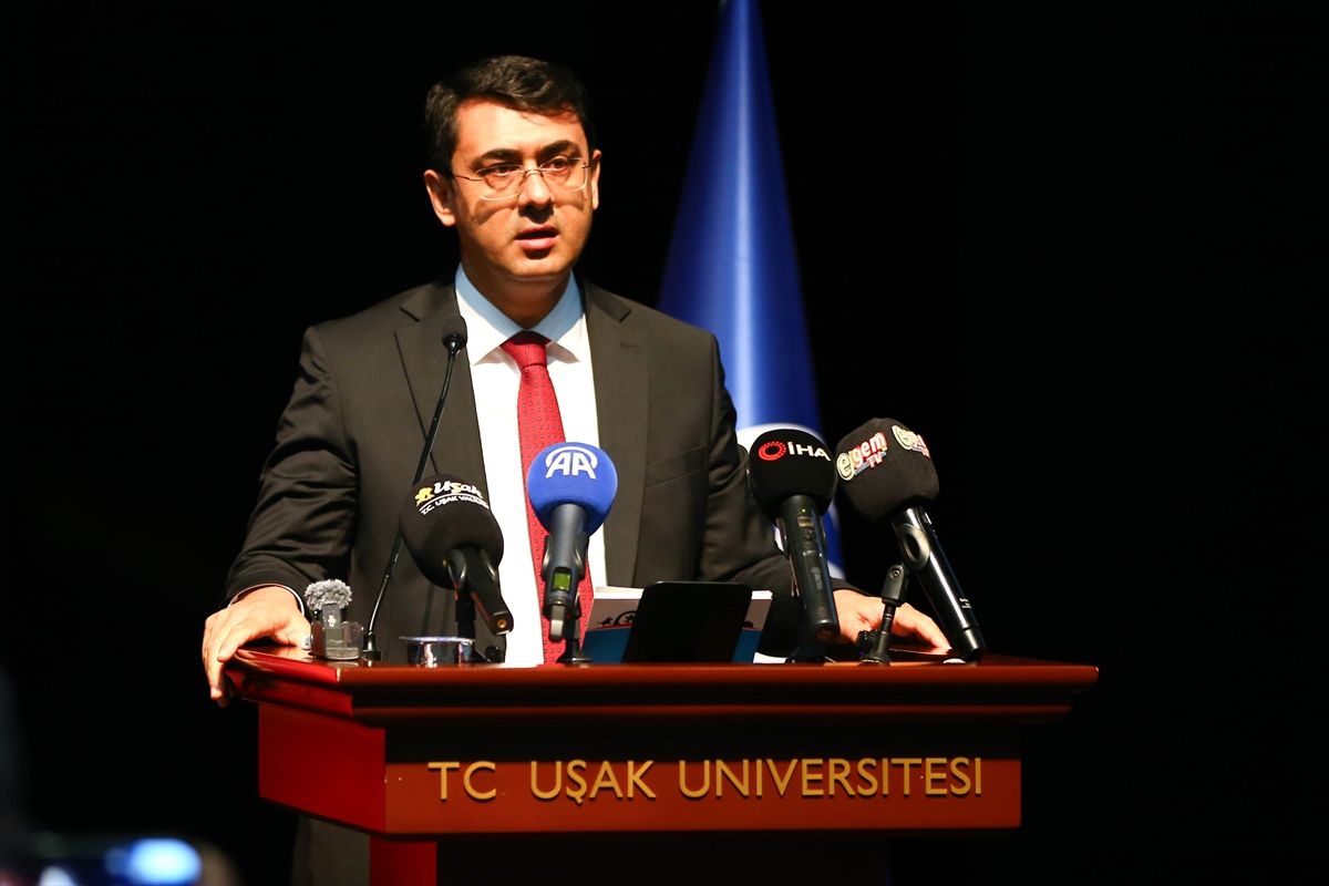 Uşak Üniversitesi\'nde 2025-2026 Mezuniyet Coşkusu